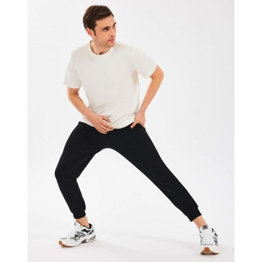 Skechers S242114-001 Essential Jogger Sweatpant Erkek Eşofman Altı