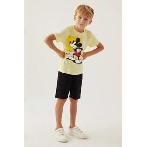 Minnie Mouse Lisanslı D4883 Beyond T-Shirt ve Şort Alt Üst Erkek Çocuk Takımı