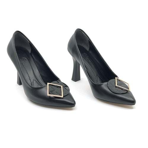 Feles Toka Detaylı Stiletto Kadın Topuklu Ayakkabı